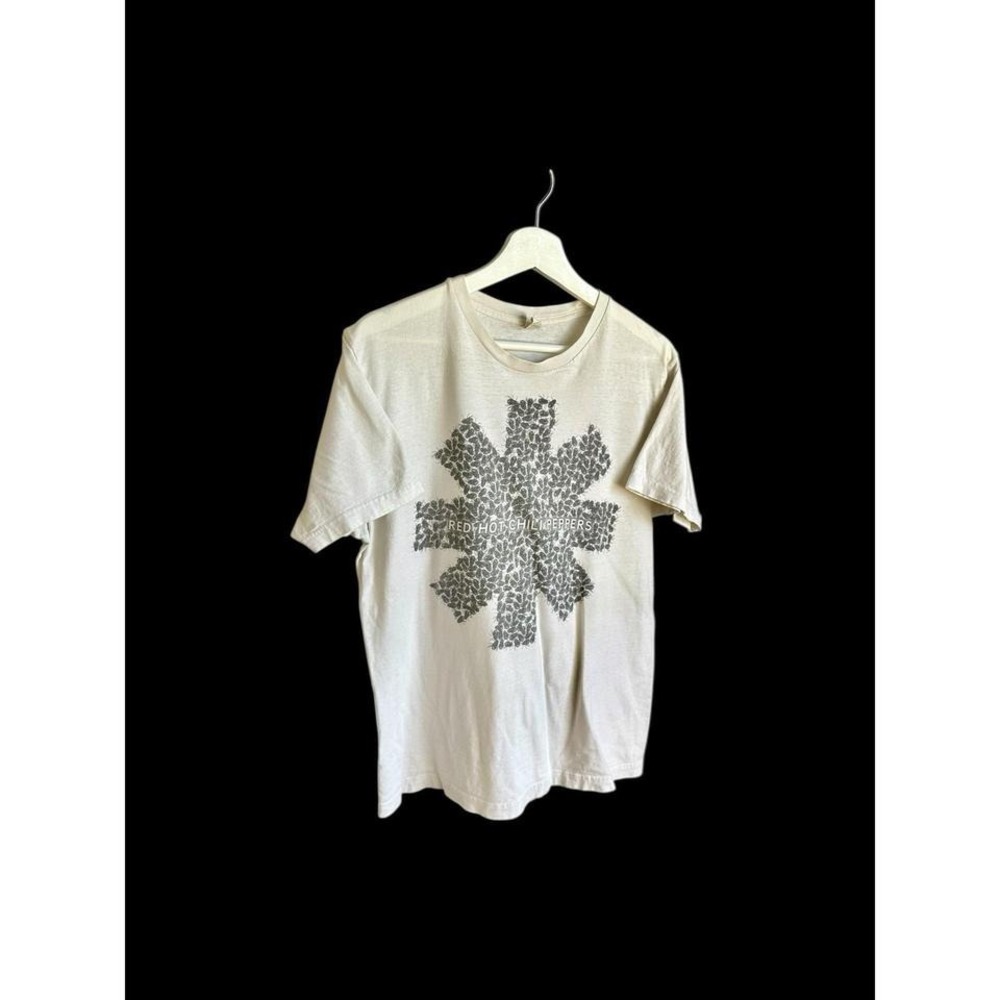 2011 Red Hot Chili Peppers Tshirt Sz‎ Large I'm With You Tour Cream Distressed